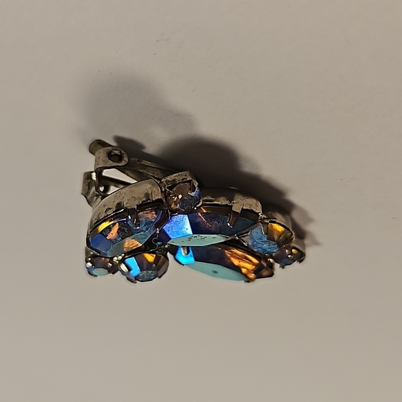 Vintage Beautiful Blue AB Rhinestone Clip-on Earrings - Picture 3 of 4